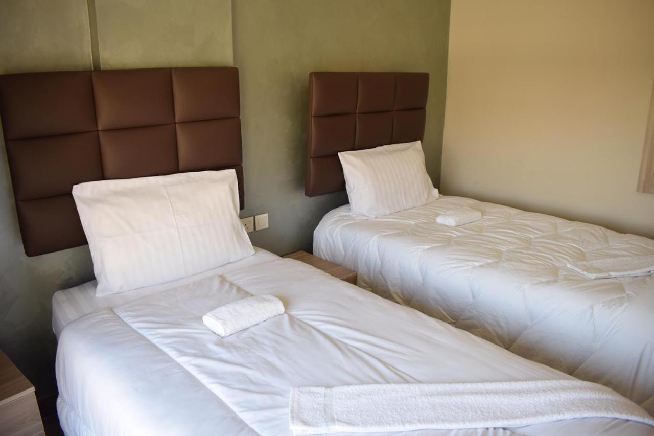 Baron Palace Hotel Suites Aqaba Exterior photo